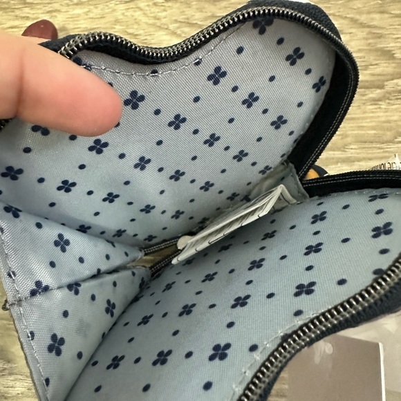 💛Lily White Leaf Print Pouch💛 - Picture 11 of 12